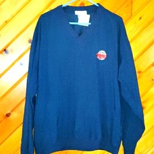First USA Minnesota Twins unisex pullover excellent Condition. Navy, red & white